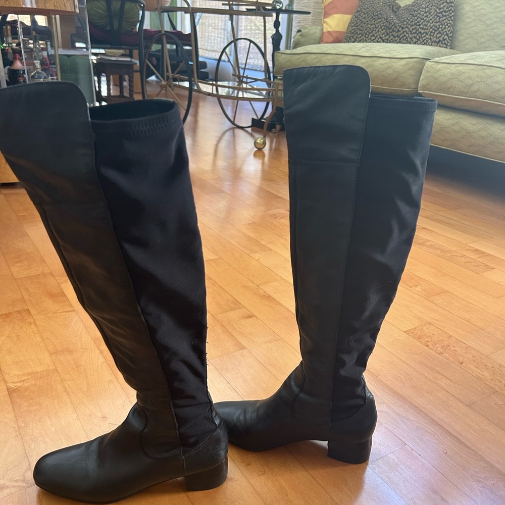 Knee boots w fold  up cuff. Blk  leather w stretch insert for ease, New heels